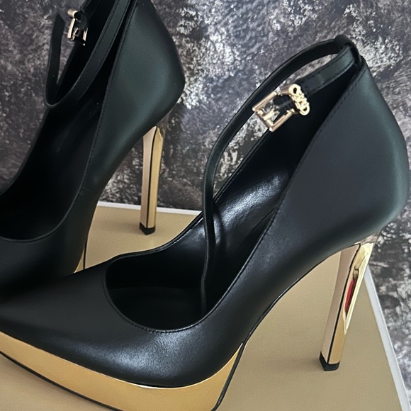 Michael Kors Black and Gold Heels - Picture 1 of 3
